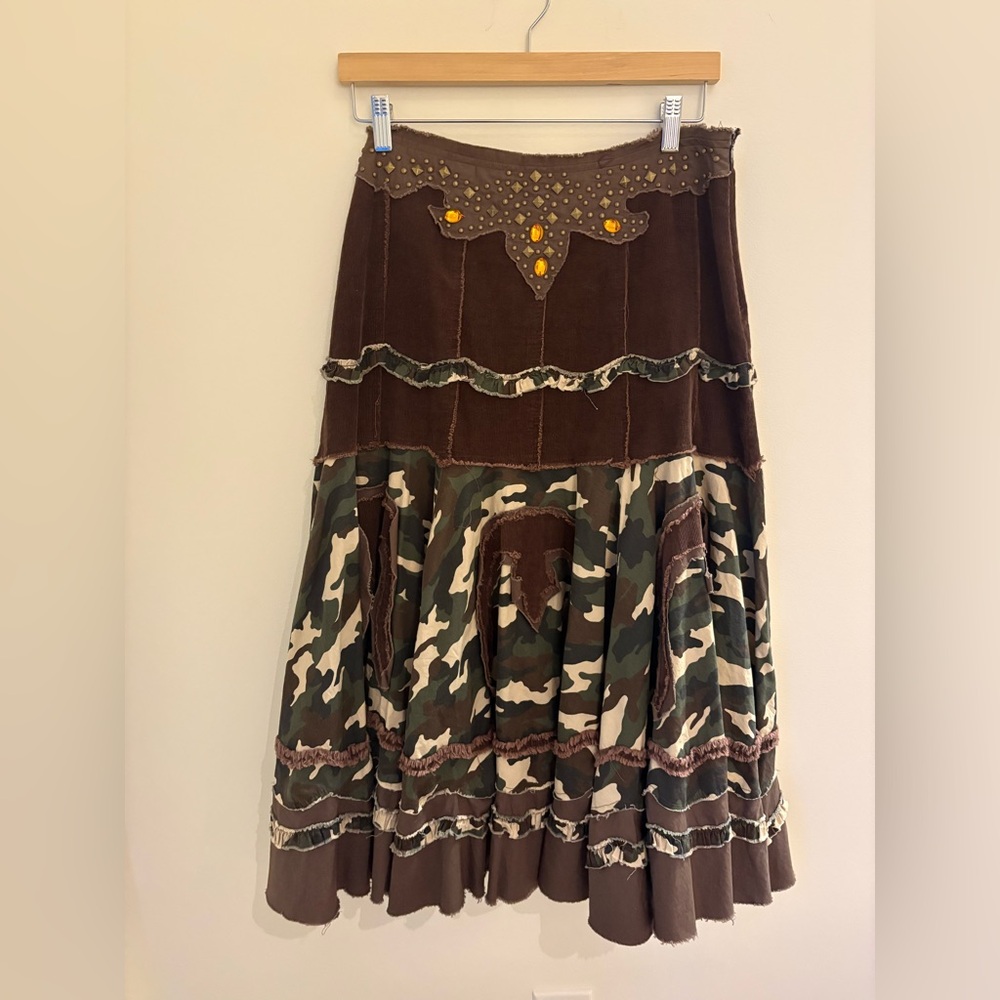 Vintage Y2K Bedazzled Camouflage Women's Skirt 🔥